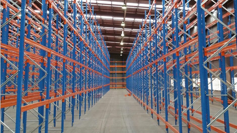 Selective pallet racking